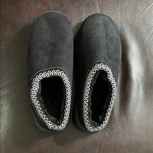 NEW Women’s Tazman style black suede slippers size 9.5.  They run wide.